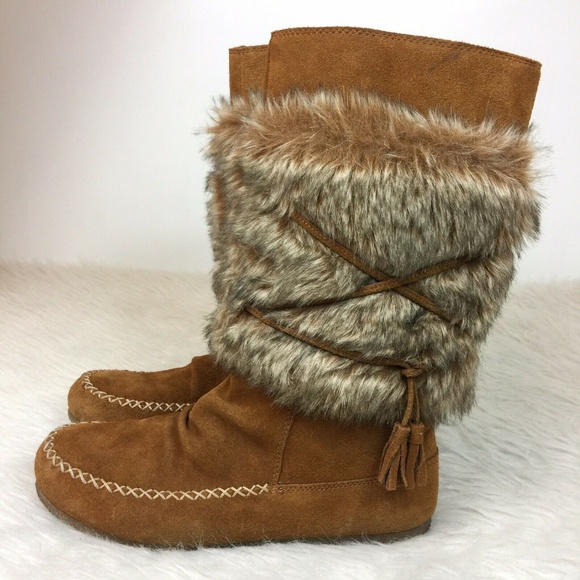 Minnetonka Shoes - Minnetonka Faux Fur Leather Mocassin Boots Size 8